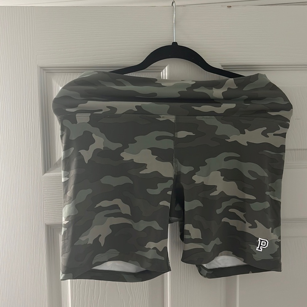 PINK camo biker shorts sz L